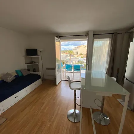 Appartement Bel T2 Avec Vue Mer. Plages, Commerces Et Restaurants à Pied. *